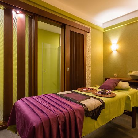 그랜드 호텔 앤 스파 프리모레츠 부르가스 외부 사진 A massage bed