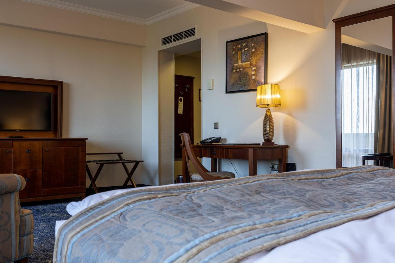 그랜드 호텔 앤 스파 프리모레츠 부르가스 외부 사진 A room at the hotel