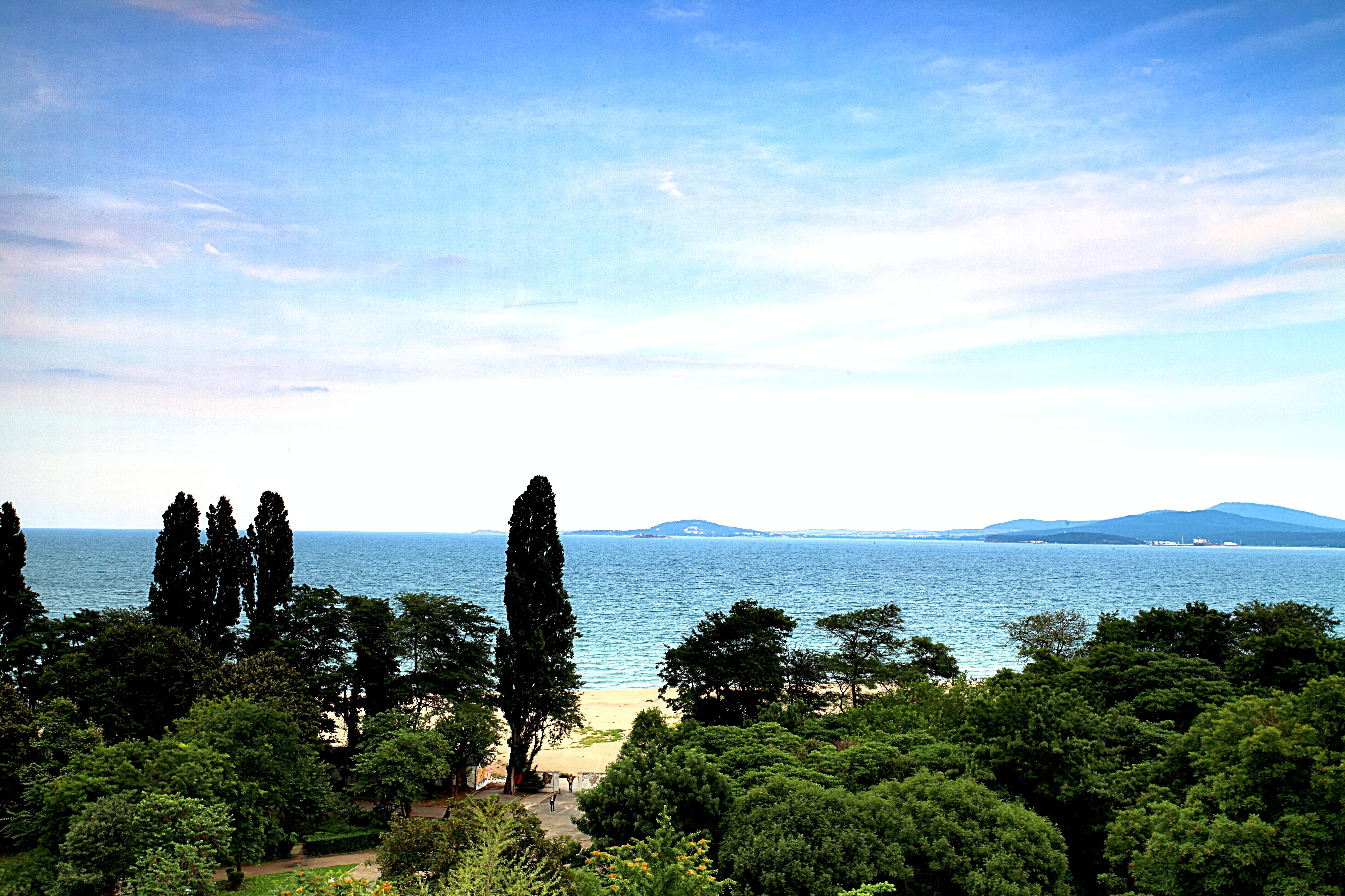 그랜드 호텔 앤 스파 프리모레츠 부르가스 외부 사진 View of the Gulf of Poetto from the park