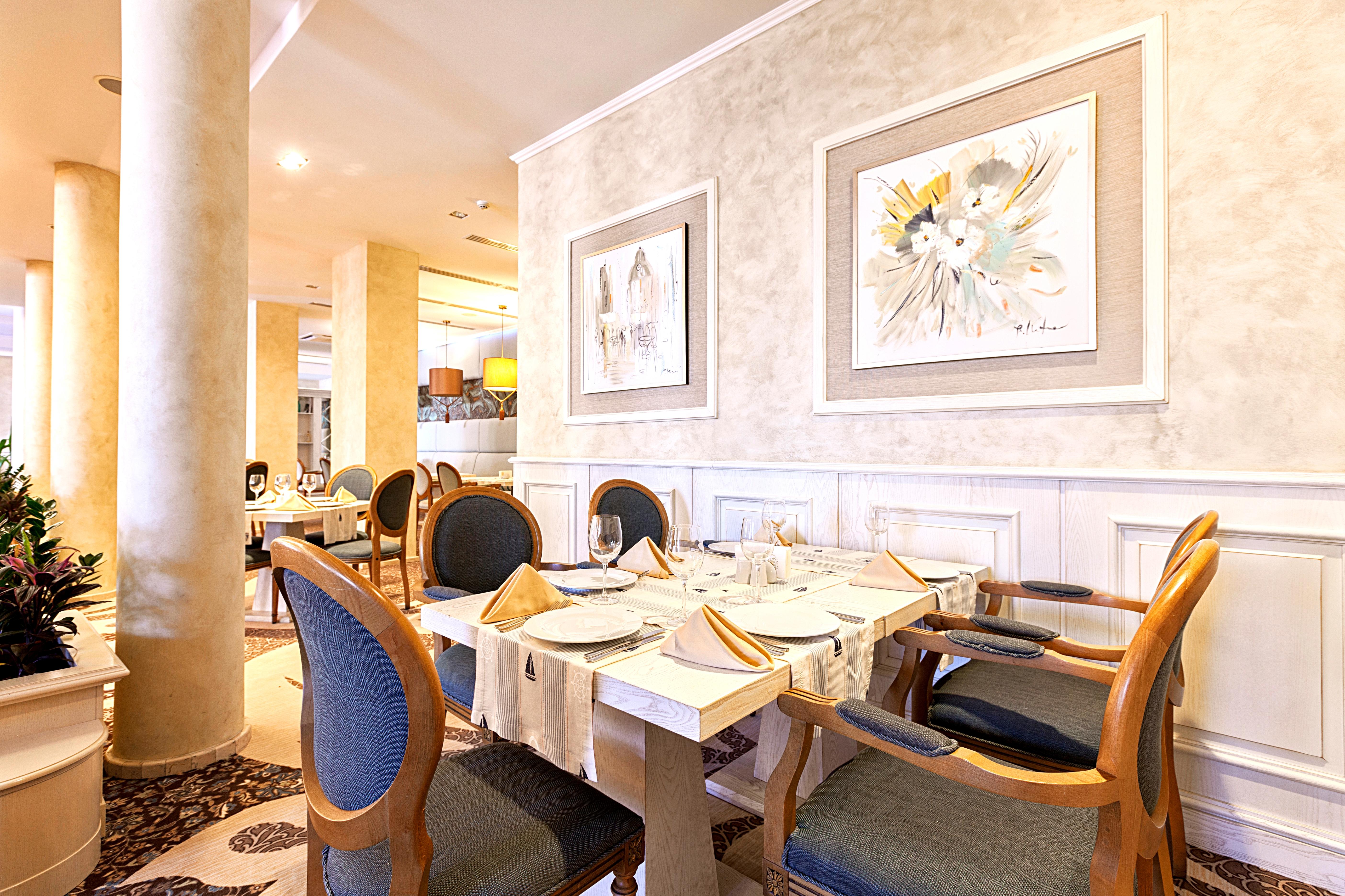 그랜드 호텔 앤 스파 프리모레츠 부르가스 외부 사진 Restaurant