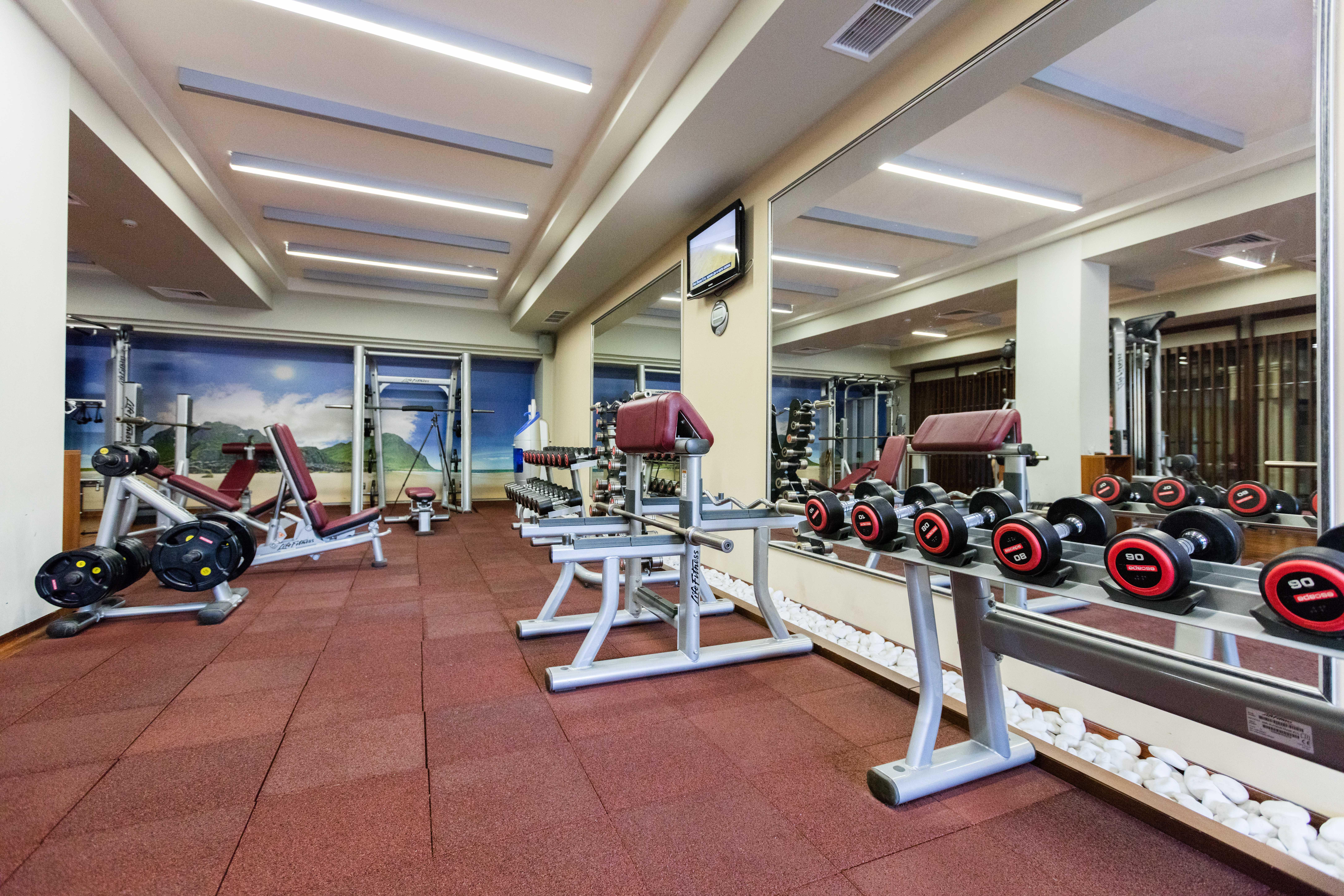 그랜드 호텔 앤 스파 프리모레츠 부르가스 외부 사진 A gym in a hotel
