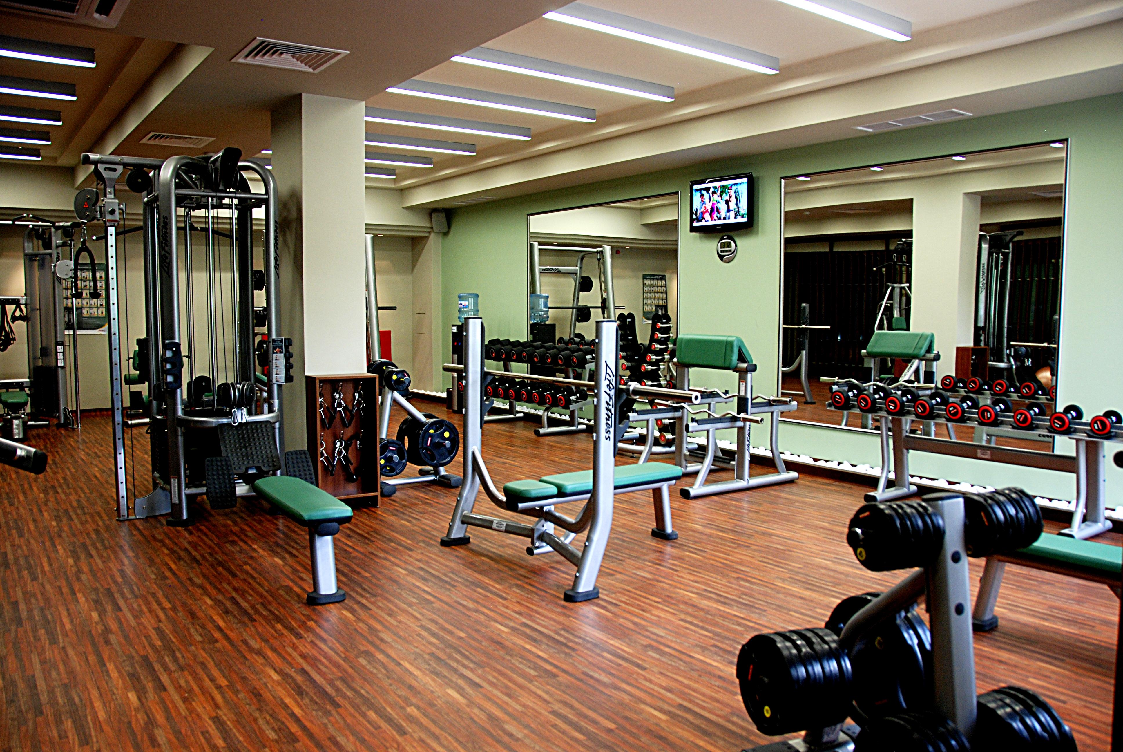 그랜드 호텔 앤 스파 프리모레츠 부르가스 외부 사진 A gym in a hotel