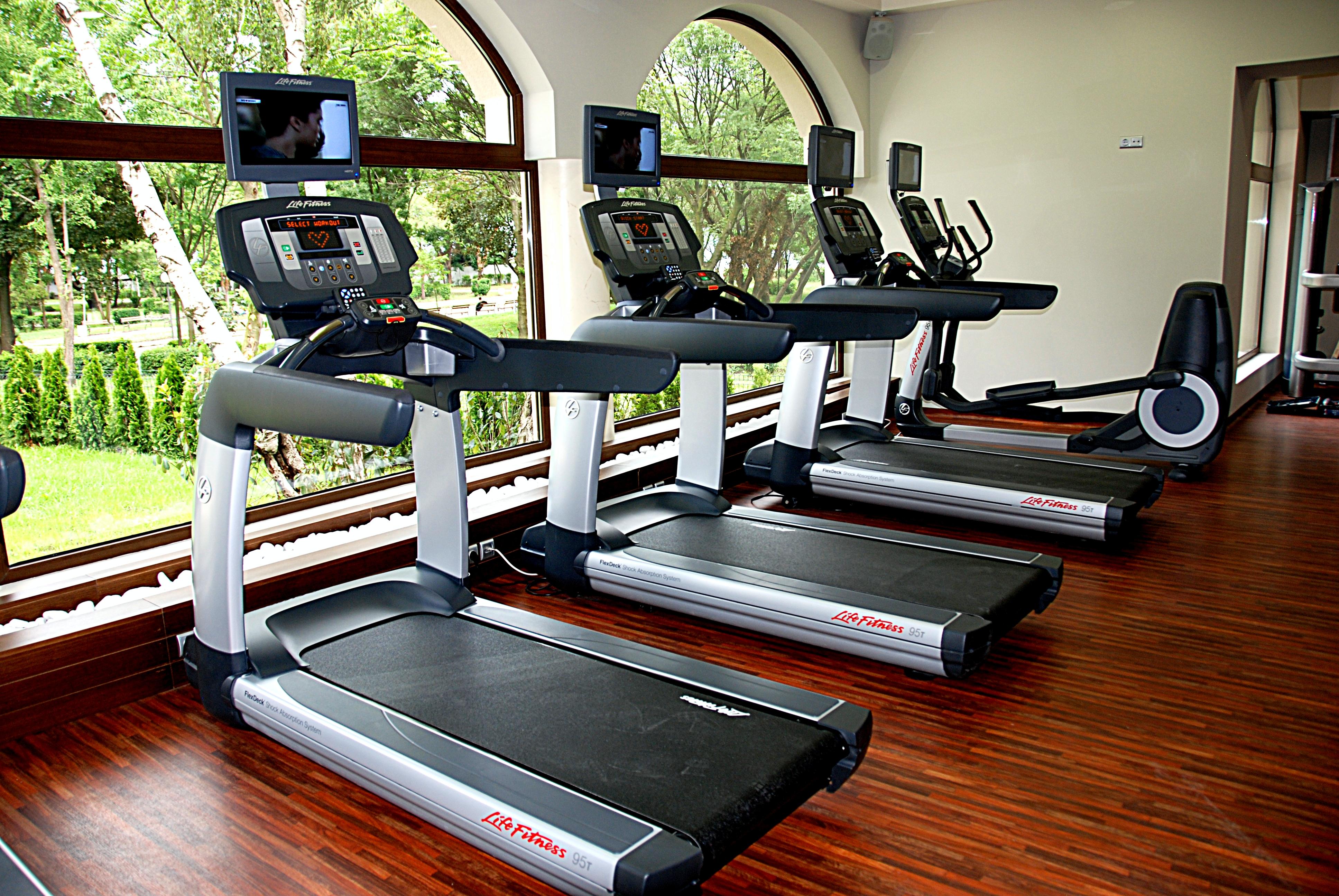 그랜드 호텔 앤 스파 프리모레츠 부르가스 외부 사진 Treadmills