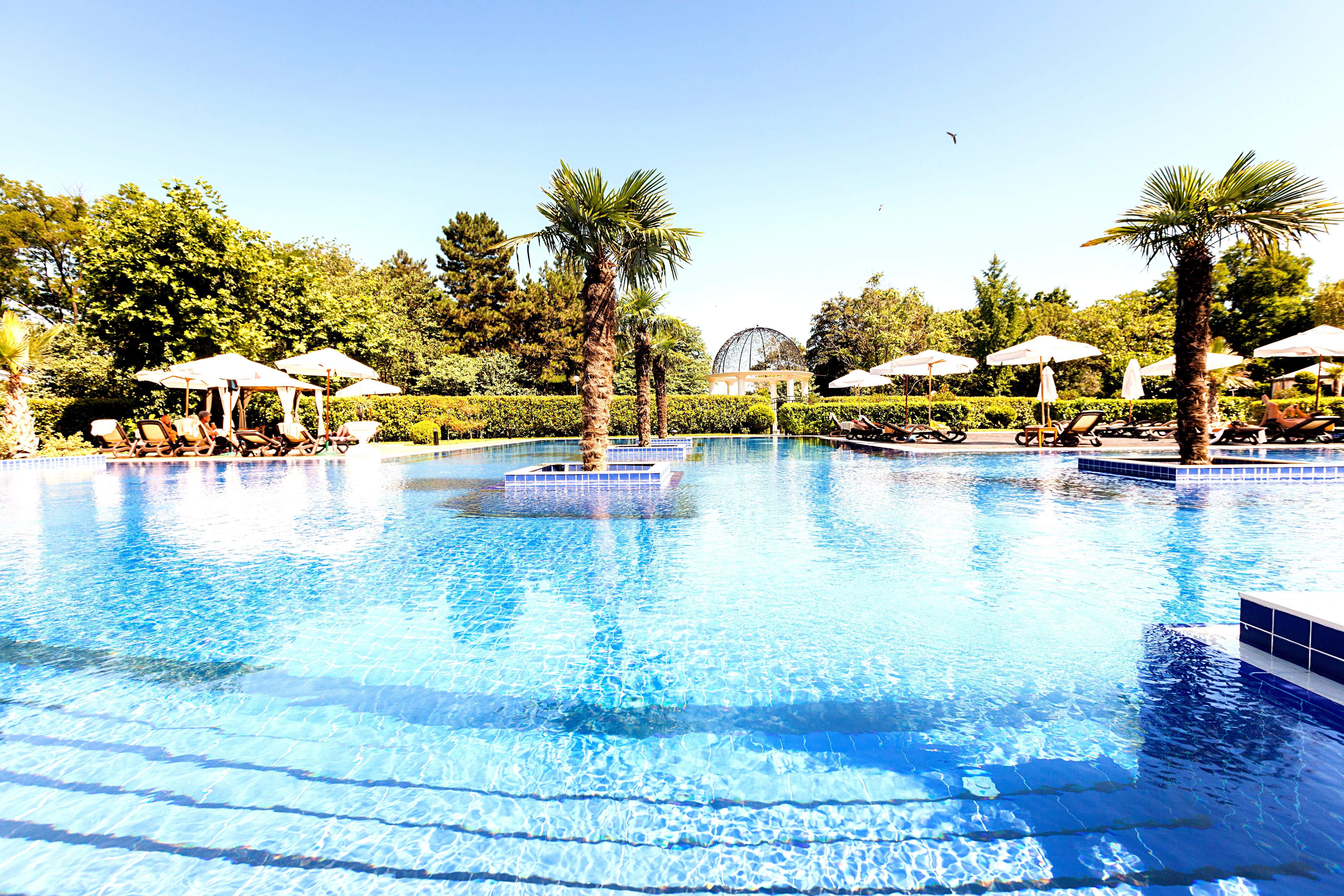 그랜드 호텔 앤 스파 프리모레츠 부르가스 외부 사진 The pool at the Taj Bengal
